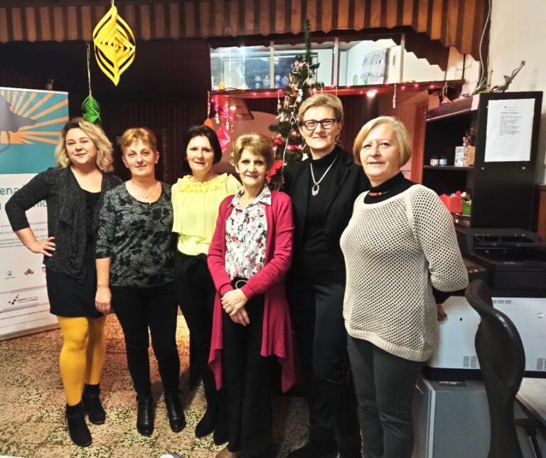 Zaposlena žena za aktivnu zajednicu – božićni domjenak